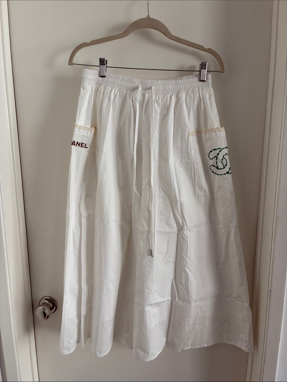 CHANEL White A-Line Cotton Skirt with Embroidered CC size large